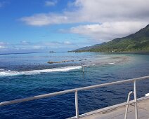 Moorea depuis le bateau d'arrivée